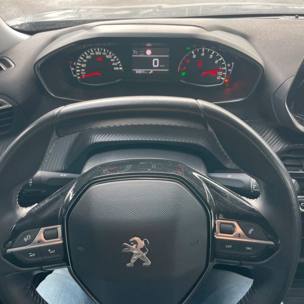 Peugeot 2008 active 1.2l puretech 100ch bvm6 occasion peugeot le beausset azur autos