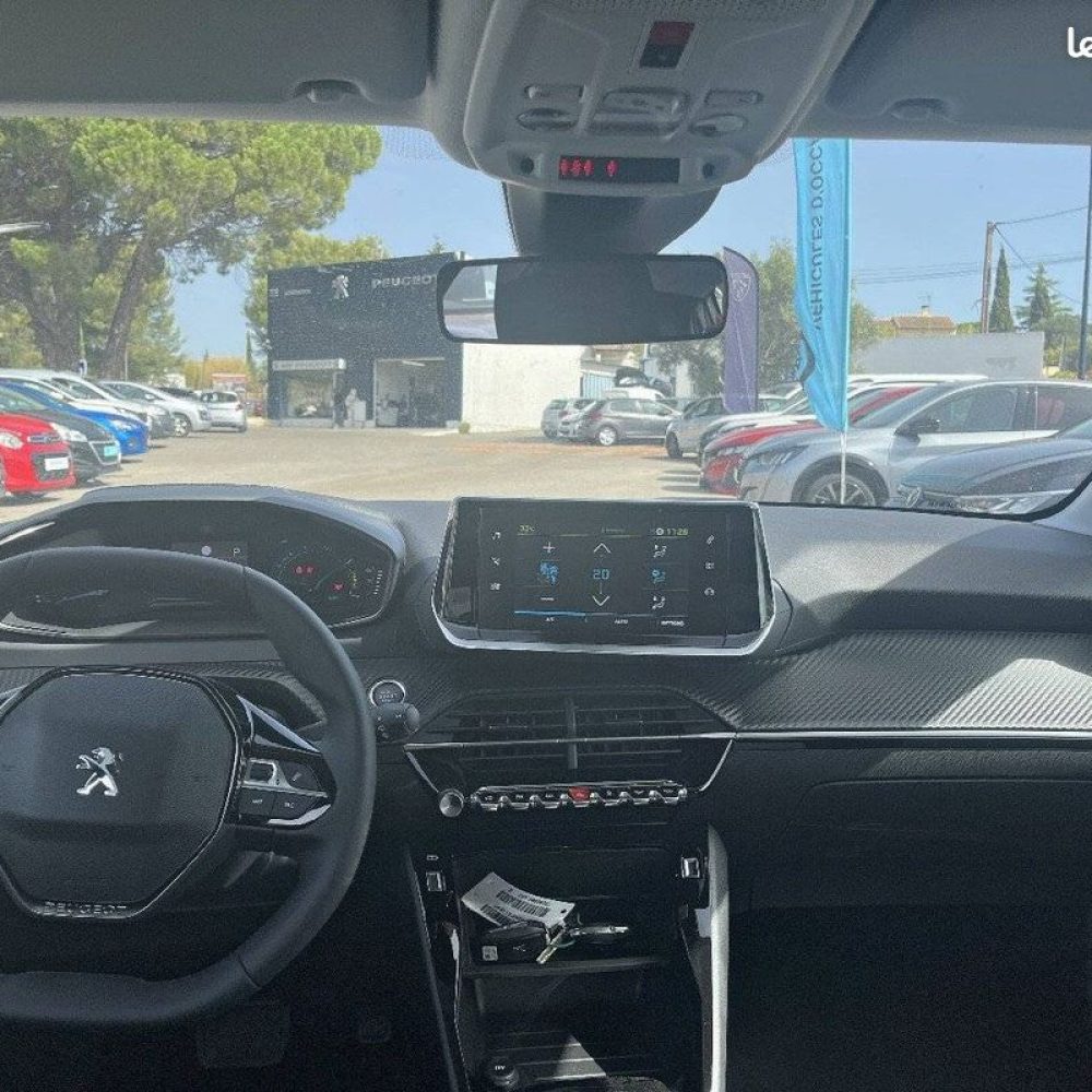 Peugeot e208 gt 50kwh 136ch occasion le beausset azur autos vehicule direction