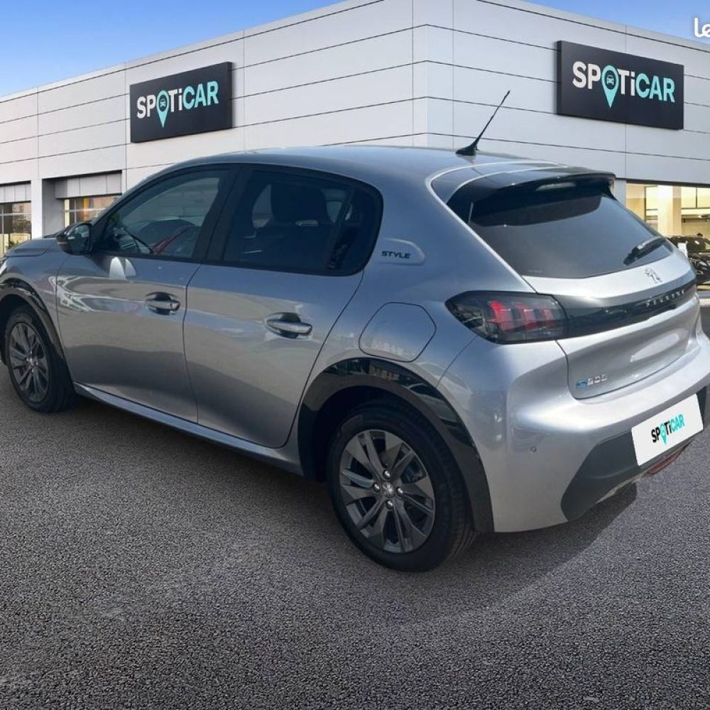 Peugeot e208 gt 50kwh 136ch occasion le beausset